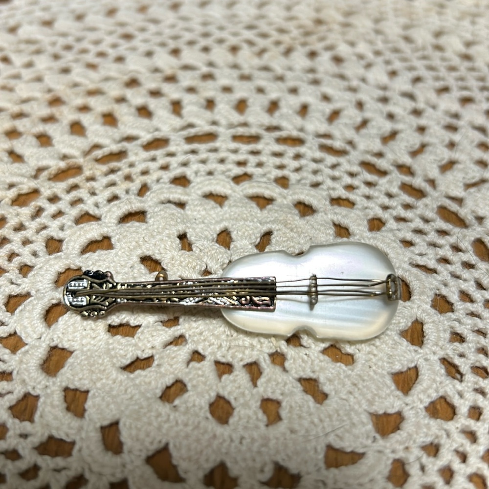 Vintage Mother of Pearl Music Brooch